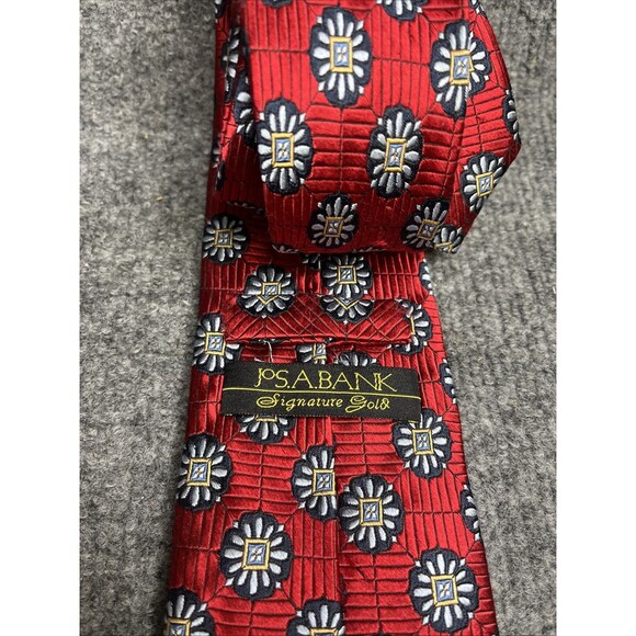 Jos. A. Bank Signature Gold. Red Blue Gold 100% Silk Made In Italy 2Ply - Picture 3 of 4